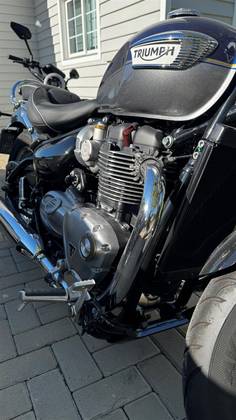 TRIUMPH BONNEVILLE SPEEDMASTER TRIUMPH BONNEVILLE SPEEDMASTER